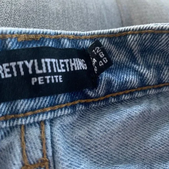 PrettyLittleThing spilt hem jeans 12 petite - Picture 3 of 3